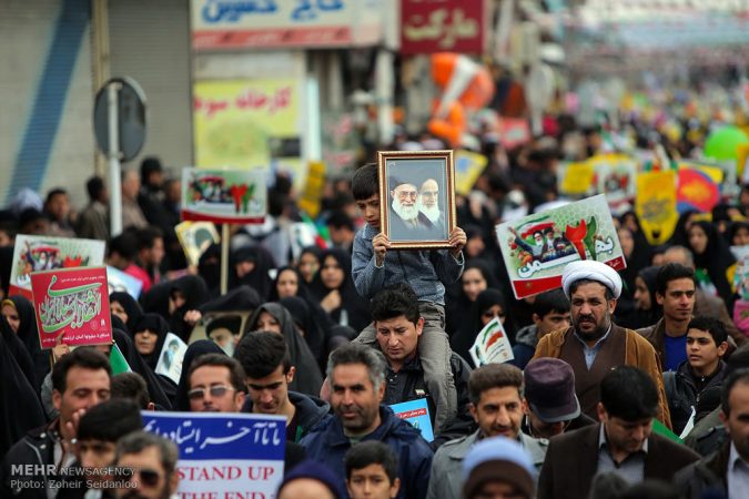 حضور با شکوه در راهپیمایی ۲۲ بهمن اقتدار ملی را به نمایش می گذارد