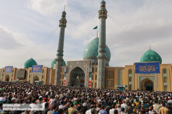 شکوه نماز عید سعید فطر در آستان مقدس مسجد جمکران