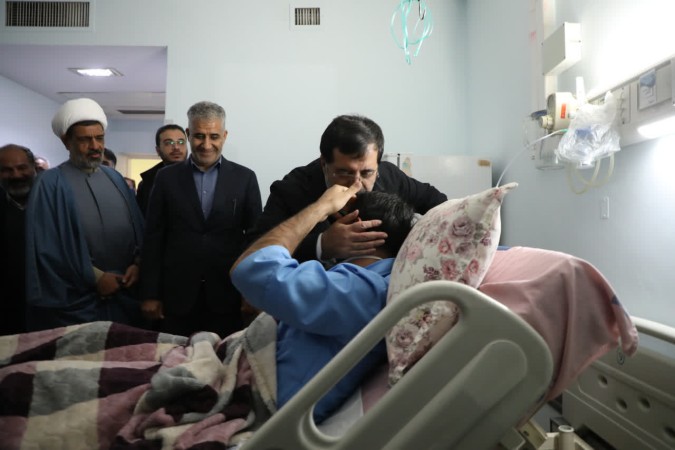 عیادت استاندار قم از مجروحان اغتشاشات اخیر